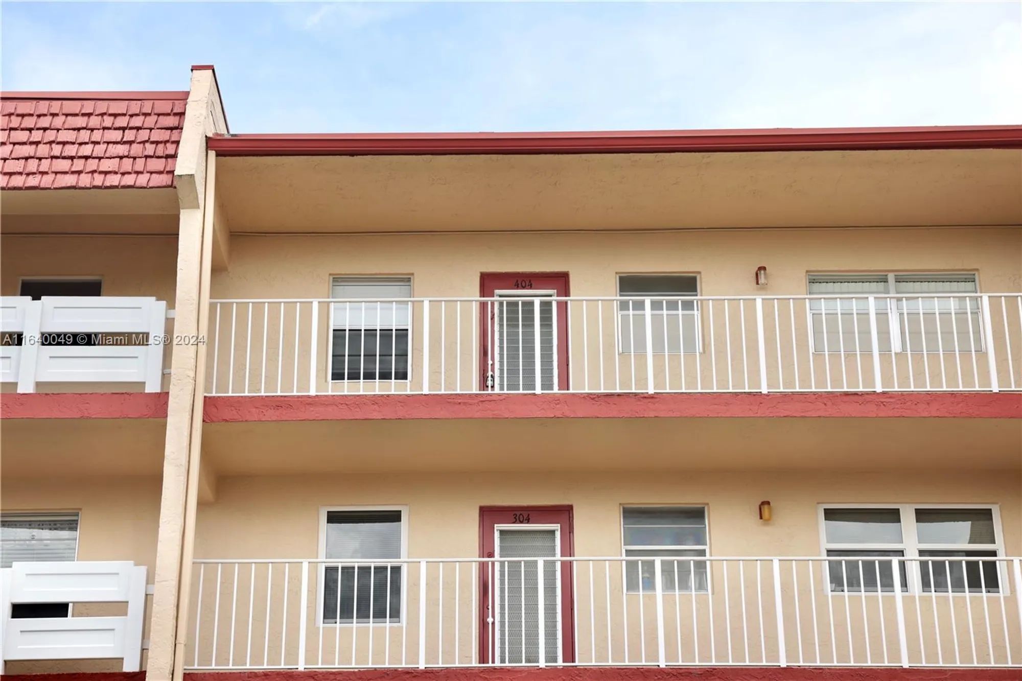 Property Slideshow image 20 of 28 | 1040 country club dr 404, Margate, FL, 33063