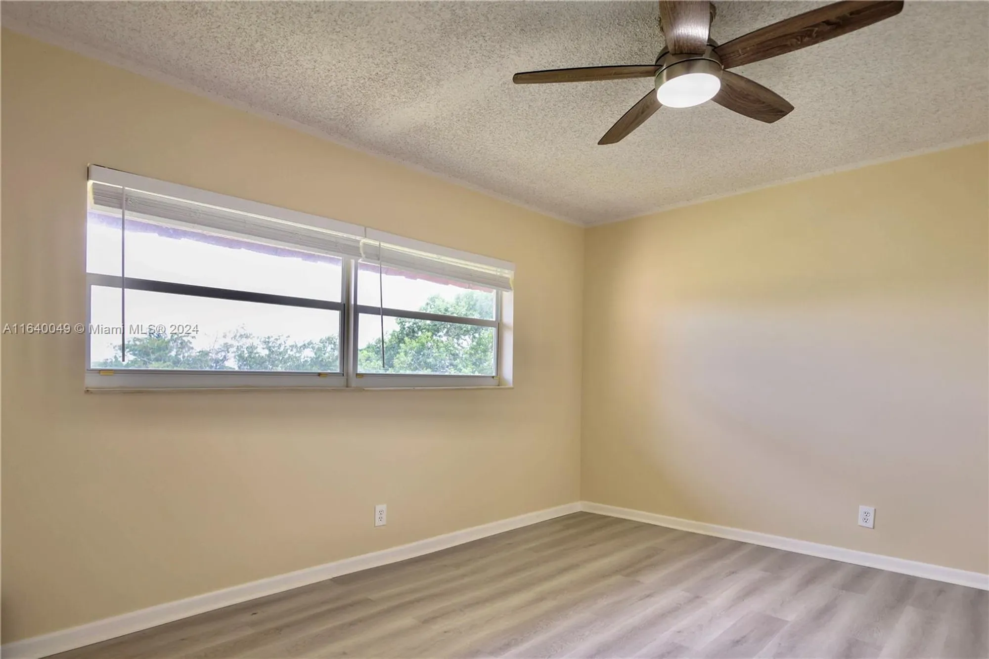 Property Slideshow image 6 of 28 | 1040 country club dr 404, Margate, FL, 33063