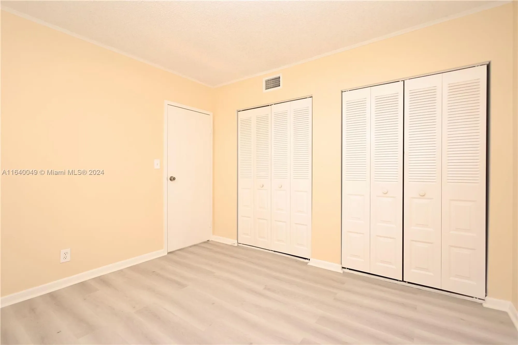Property Slideshow image 9 of 28 | 1040 country club dr 404, Margate, FL, 33063