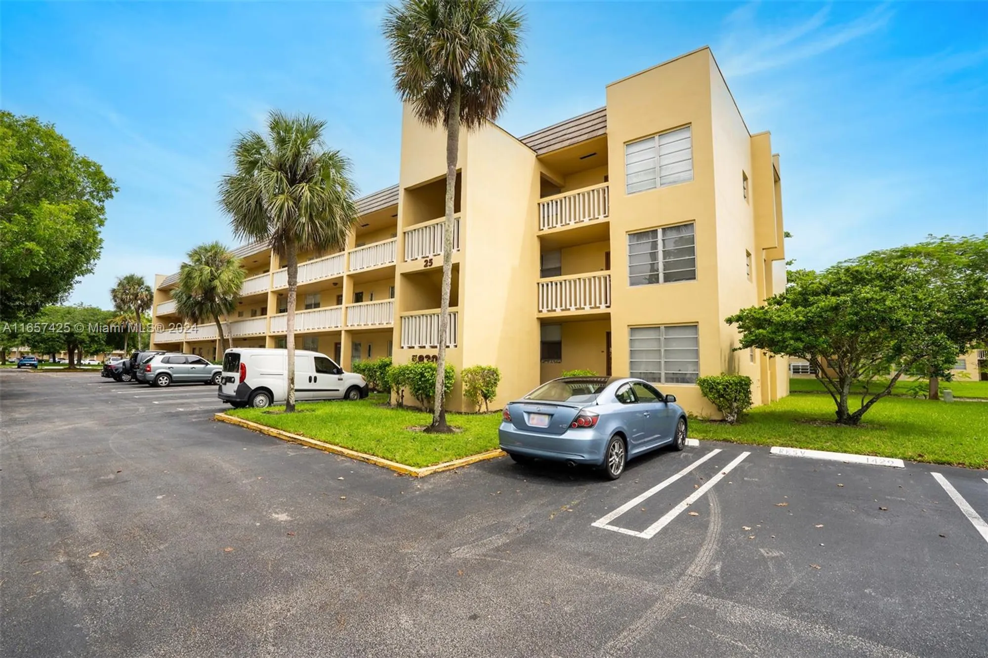 Property Slideshow image 17 of 19 | 5830 nw 64th ave apt 105, Tamarac, FL, 33319