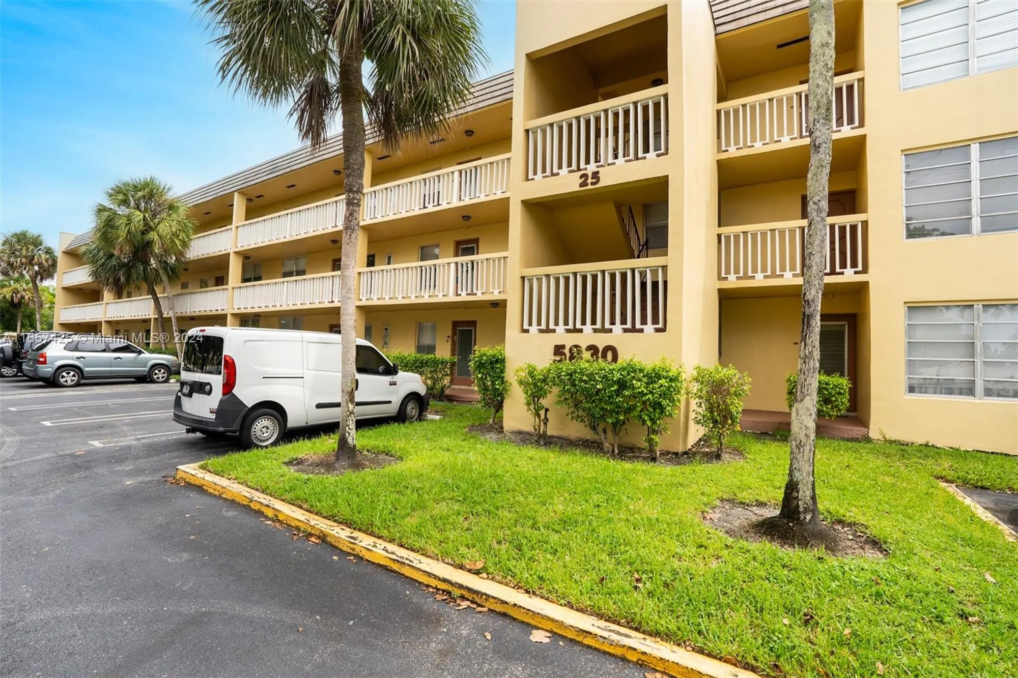 Property Slideshow image 18 of 19 | 5830 nw 64th ave apt 105, Tamarac, FL, 33319