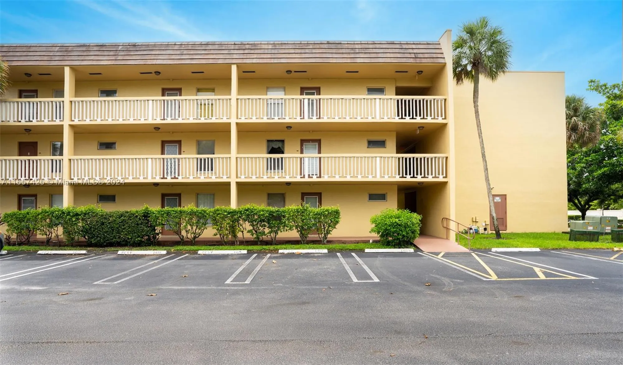 Property Slideshow image 19 of 19 | 5830 nw 64th ave apt 105, Tamarac, FL, 33319