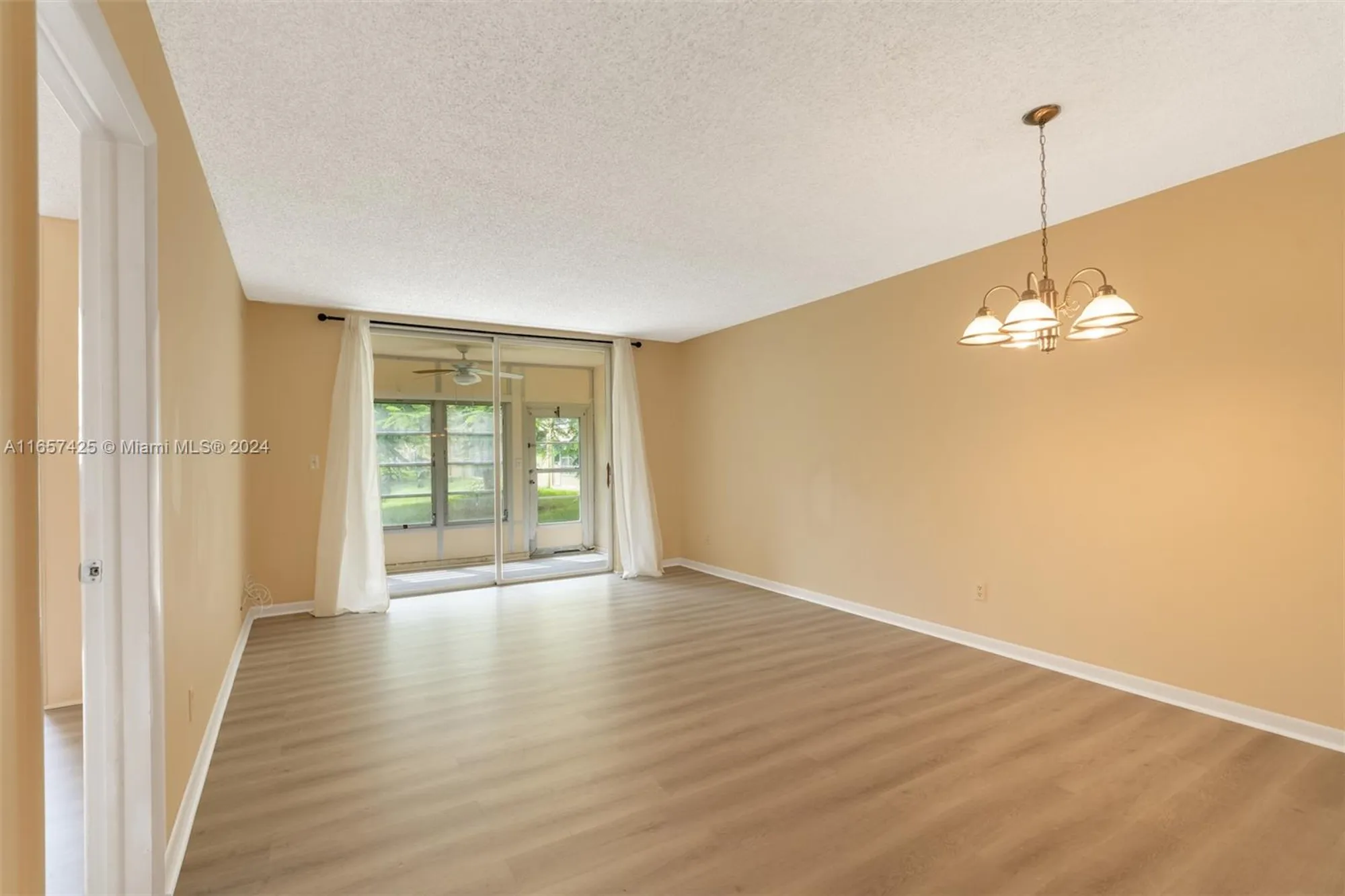 Property Slideshow image 5 of 19 | 5830 nw 64th ave apt 105, Tamarac, FL, 33319