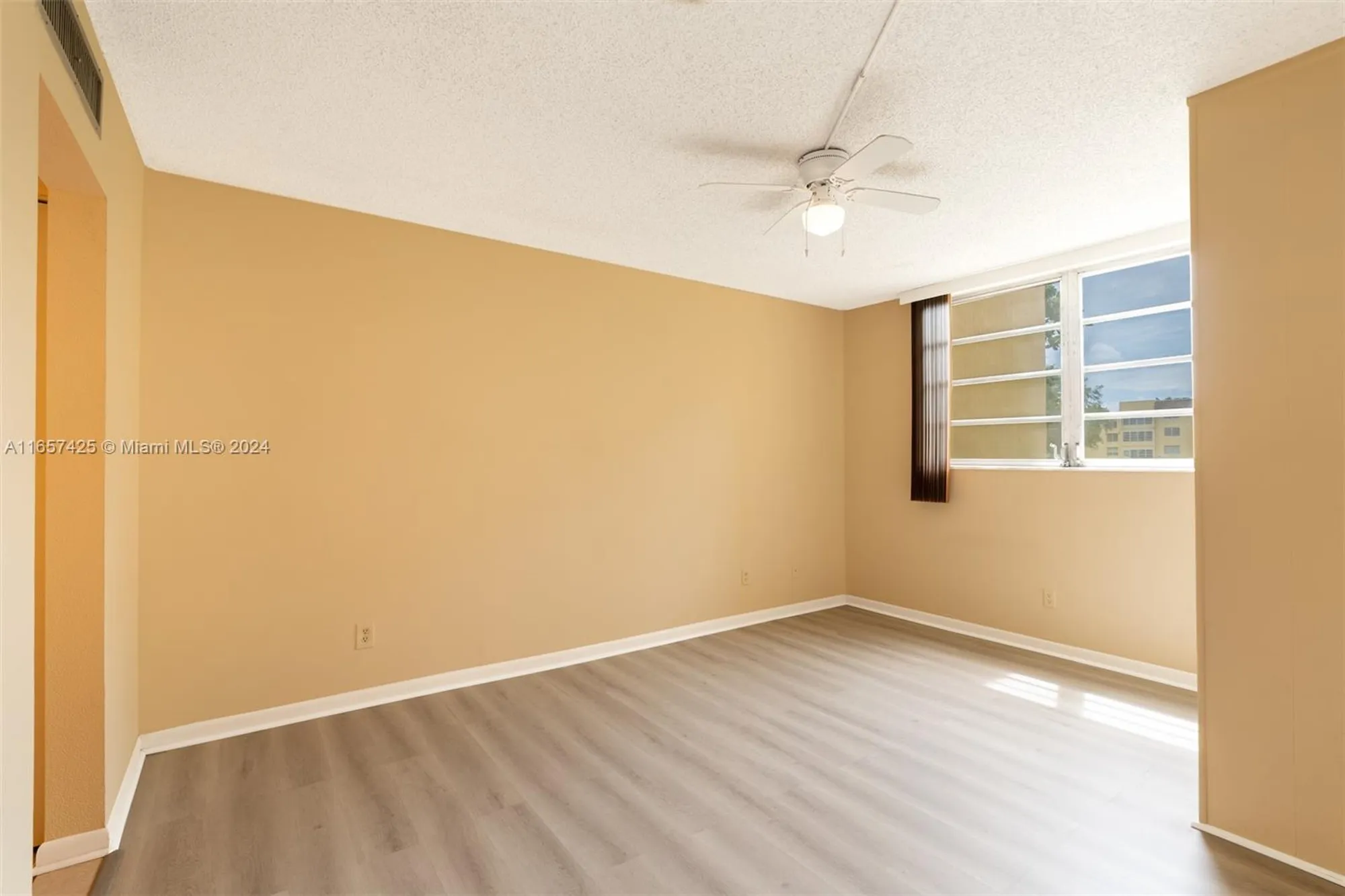 Property Slideshow image 8 of 19 | 5830 nw 64th ave apt 105, Tamarac, FL, 33319