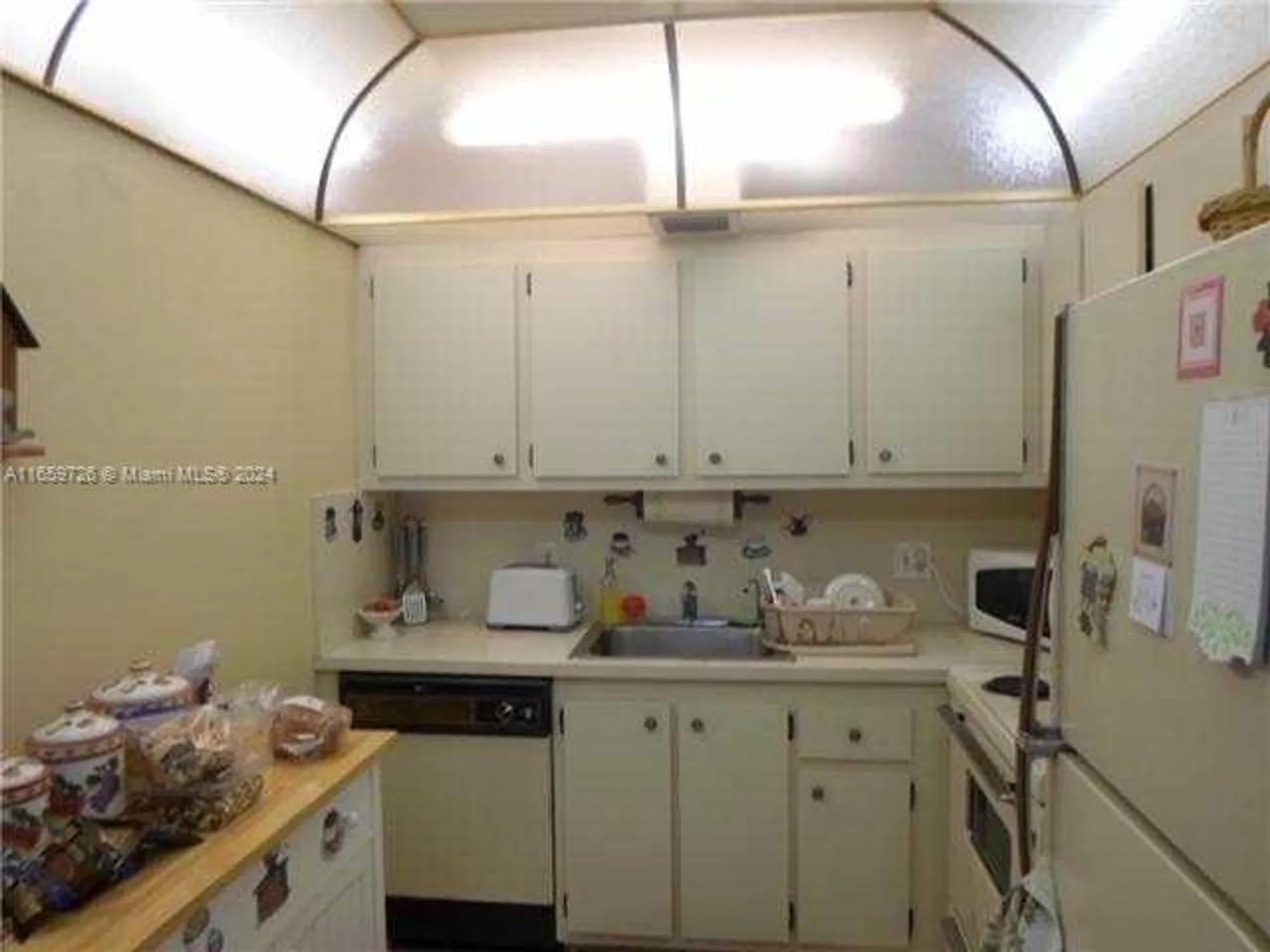 Property Slideshow image 8 of 8 | 13475 sw 9th st 405a, Pembroke Pines, FL, 33027