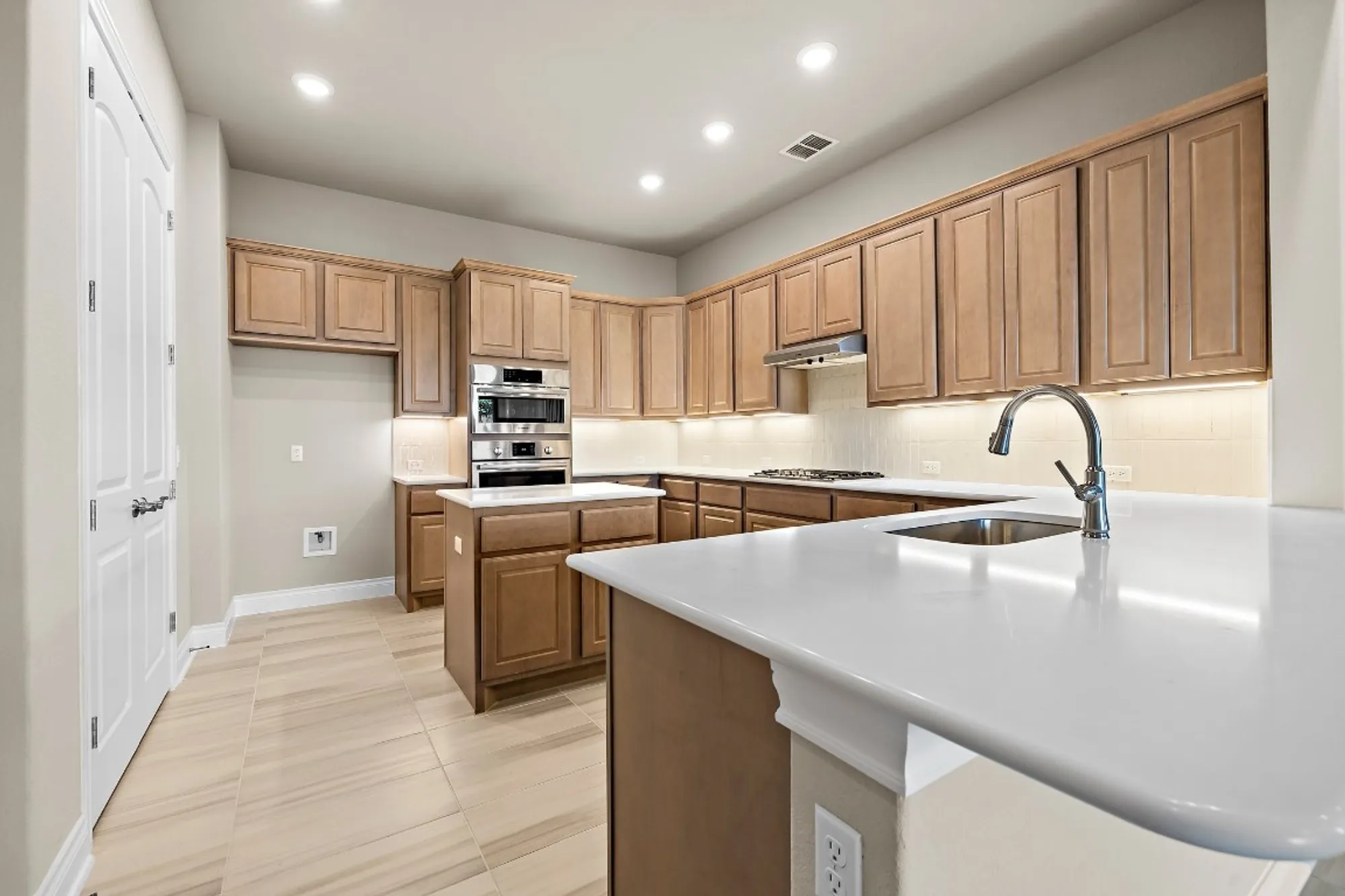 Property Slideshow image 5 of 12 | 113 amiata dr, Horseshoe Bay, TX, 78657