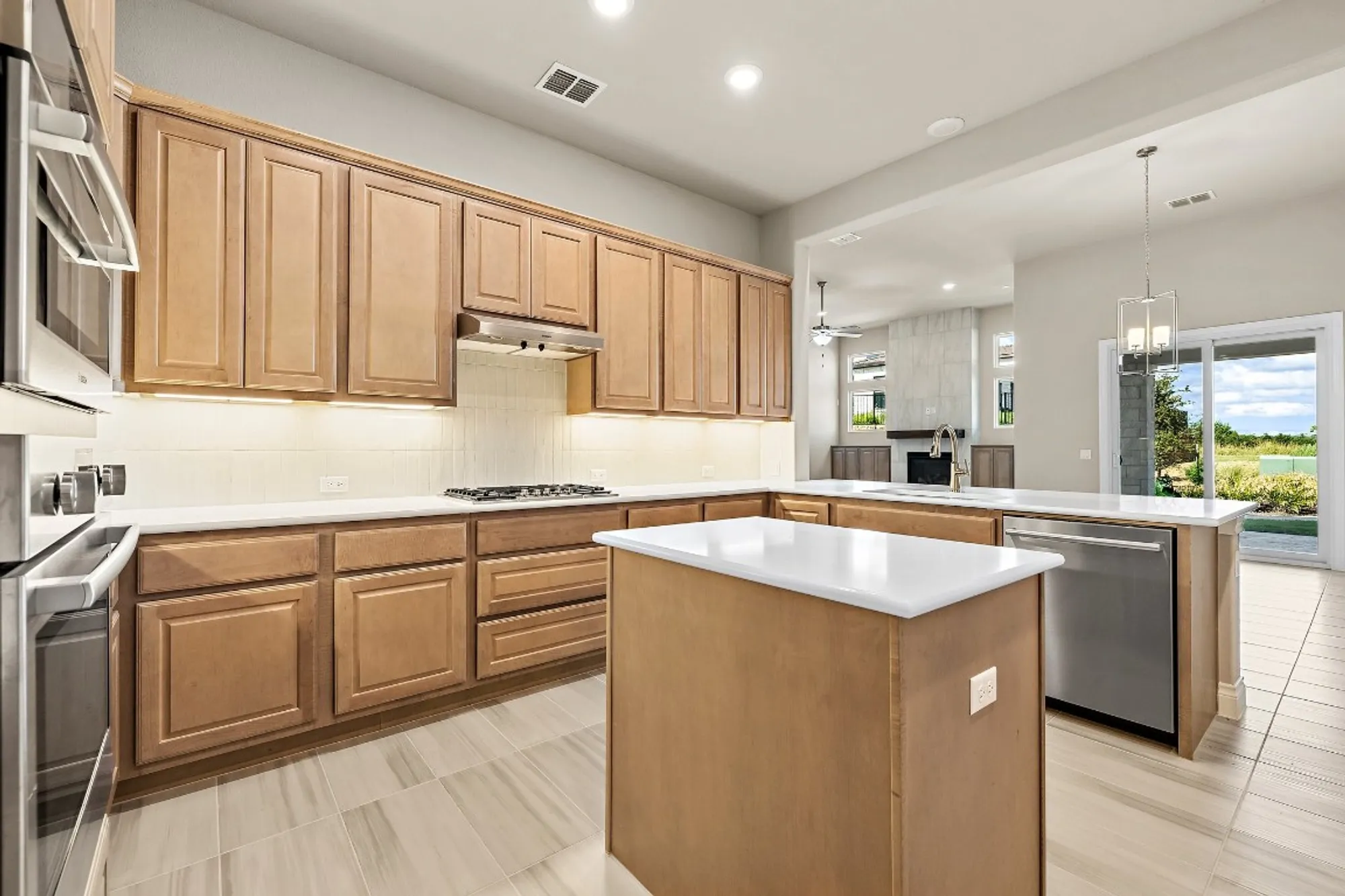 Property Slideshow image 6 of 12 | 113 amiata dr, Horseshoe Bay, TX, 78657