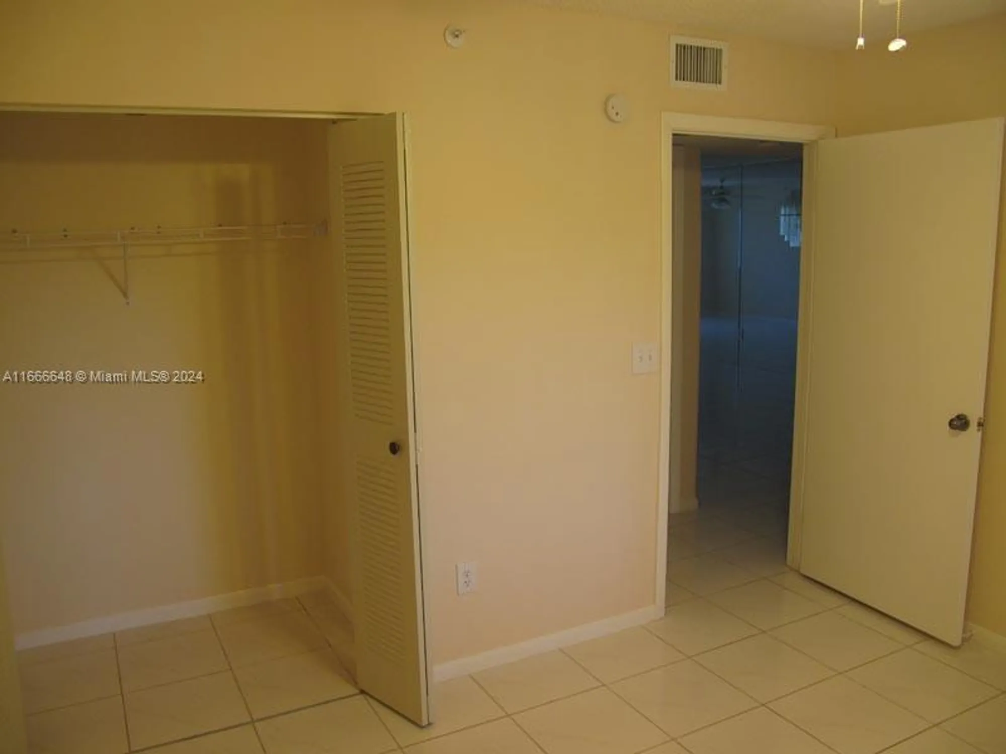Property Slideshow image 18 of 21 | 9511 weldon cir g215, Tamarac, FL, 33321