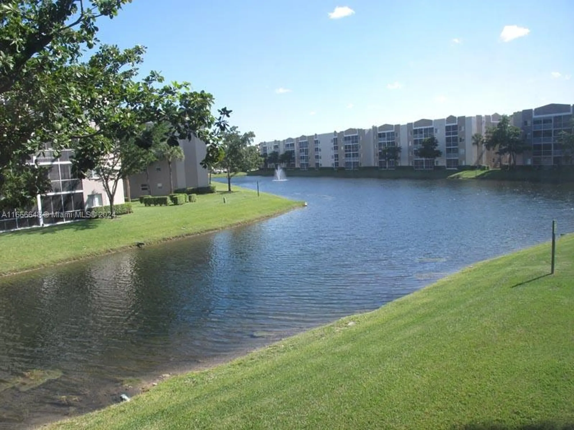 Property Slideshow image 12 of 21 | 9511 weldon cir g215, Tamarac, FL, 33321