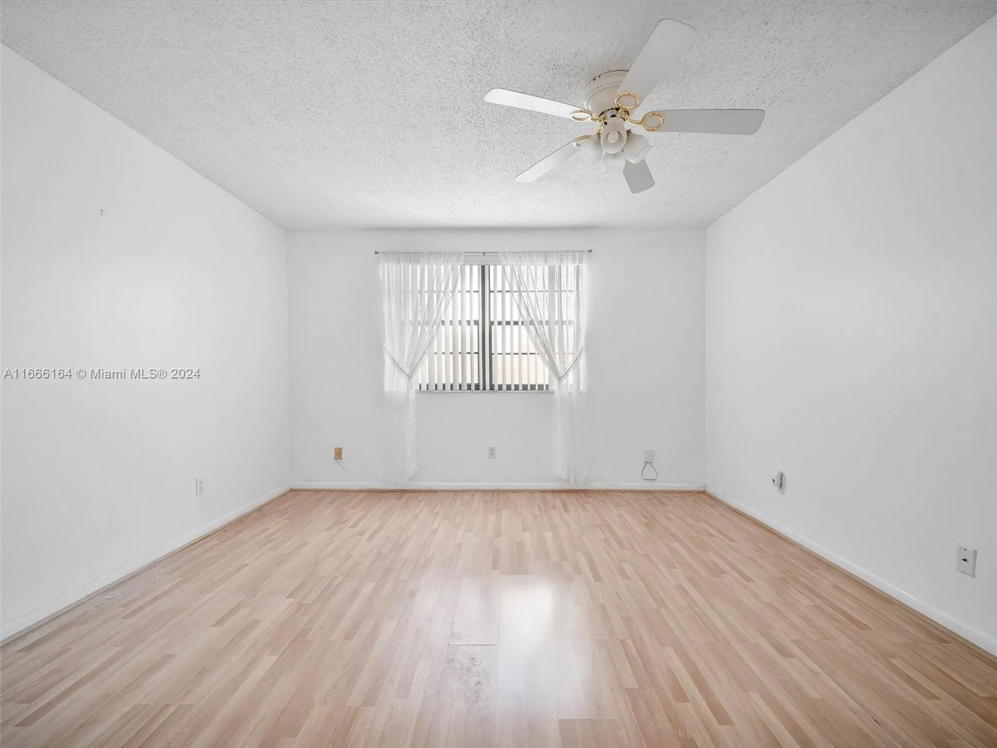 Property Slideshow image 17 of 19 | 6090 n sabal palm blvd 204, Tamarac, FL, 33319