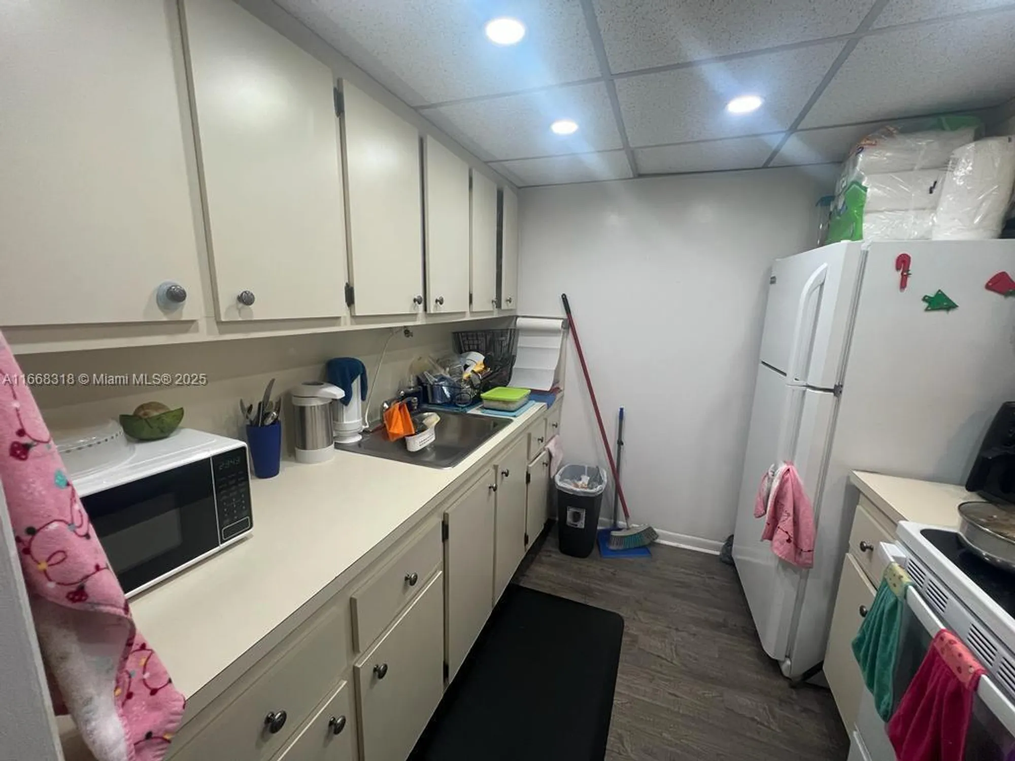 Property Slideshow image 3 of 12 | 251 sw 134th way apt 302m, Pembroke Pines, FL, 33027