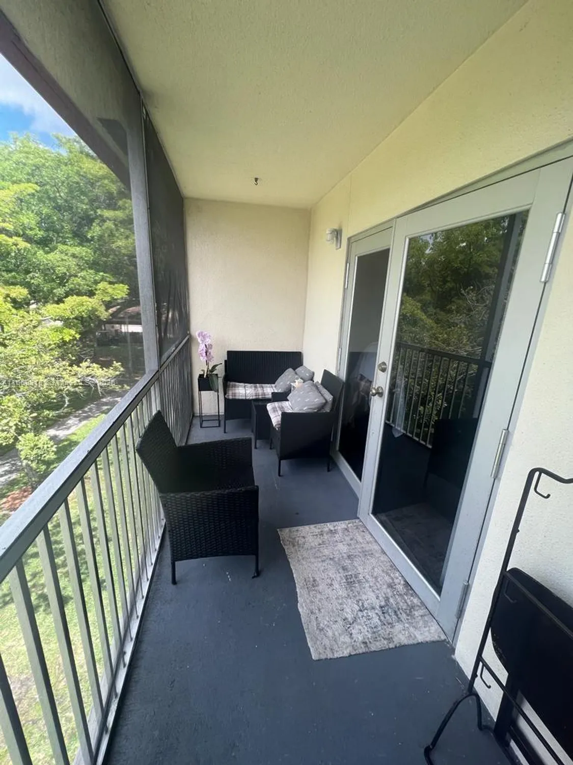 Property Slideshow image 7 of 12 | 251 sw 134th way apt 302m, Pembroke Pines, FL, 33027