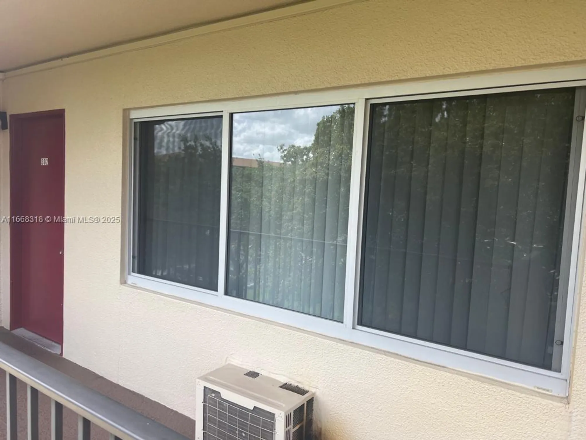 Property Slideshow image 8 of 12 | 251 sw 134th way apt 302m, Pembroke Pines, FL, 33027