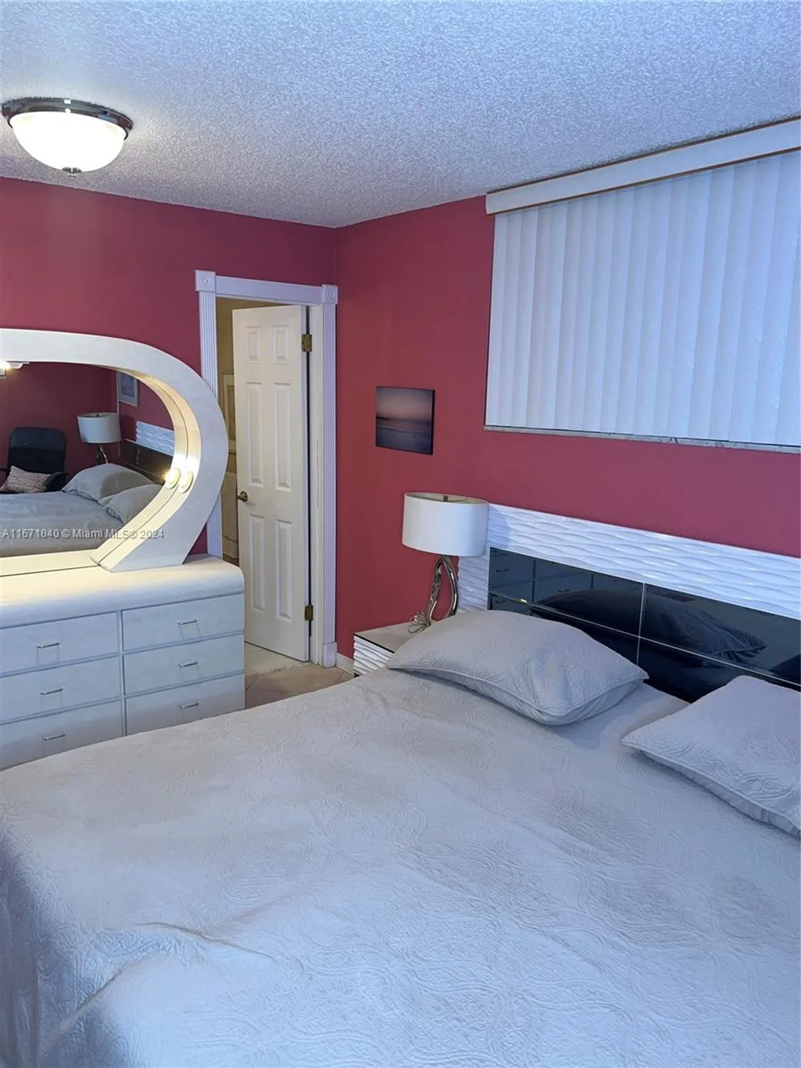 Property Slideshow image 17 of 51 | 9720 s hollybrook lake dr apt 101, Pembroke Pines, FL, 33025