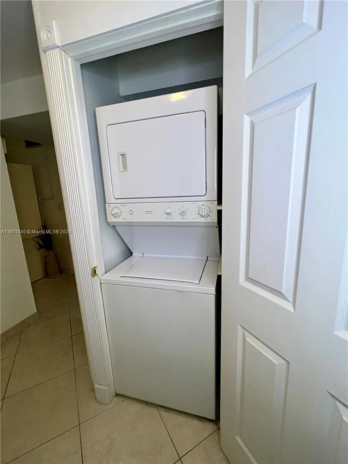 Property Slideshow image 10 of 51 | 9720 s hollybrook lake dr apt 101, Pembroke Pines, FL, 33025