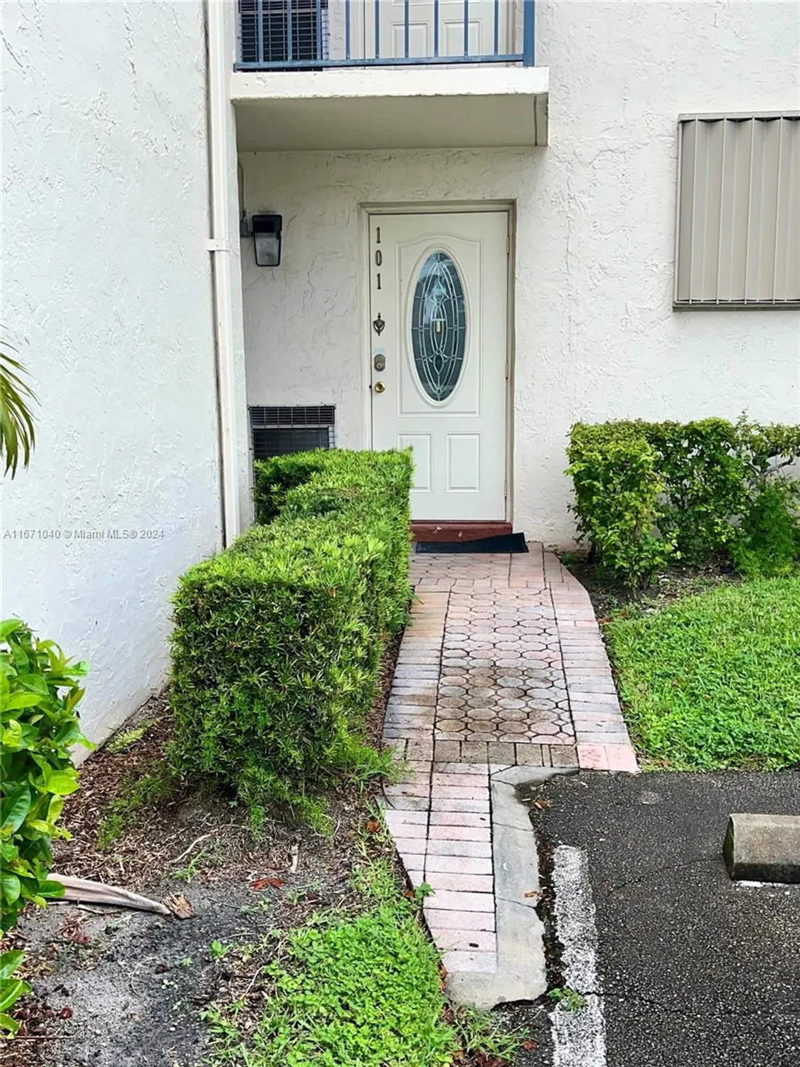 Property Slideshow image 2 of 51 | 9720 s hollybrook lake dr apt 101, Pembroke Pines, FL, 33025