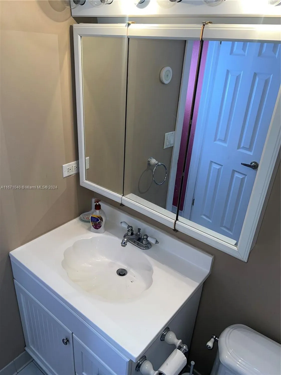 Property Slideshow image 20 of 51 | 9720 s hollybrook lake dr apt 101, Pembroke Pines, FL, 33025