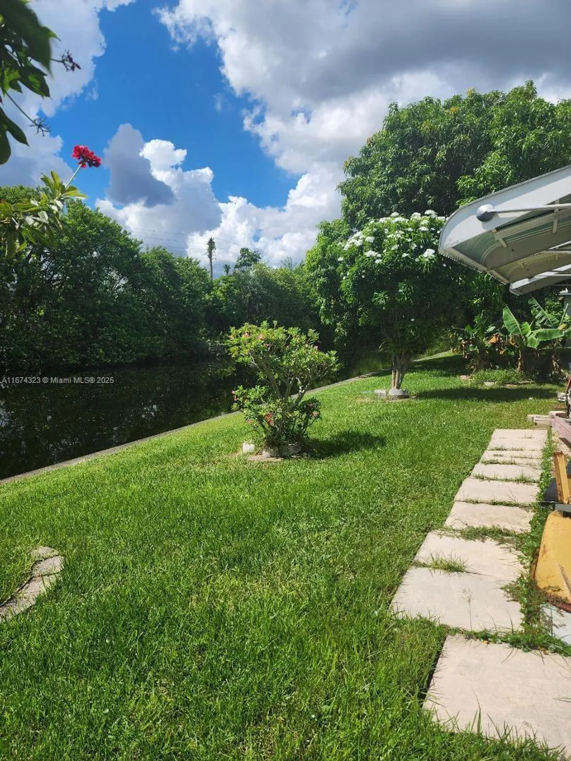 Property Slideshow image 18 of 26 | 4200 nw 47th st, Tamarac, FL, 33319