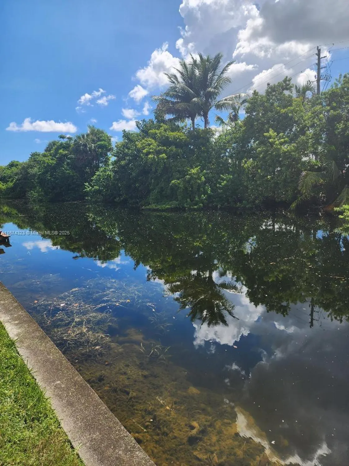 Property Slideshow image 20 of 26 | 4200 nw 47th st, Tamarac, FL, 33319