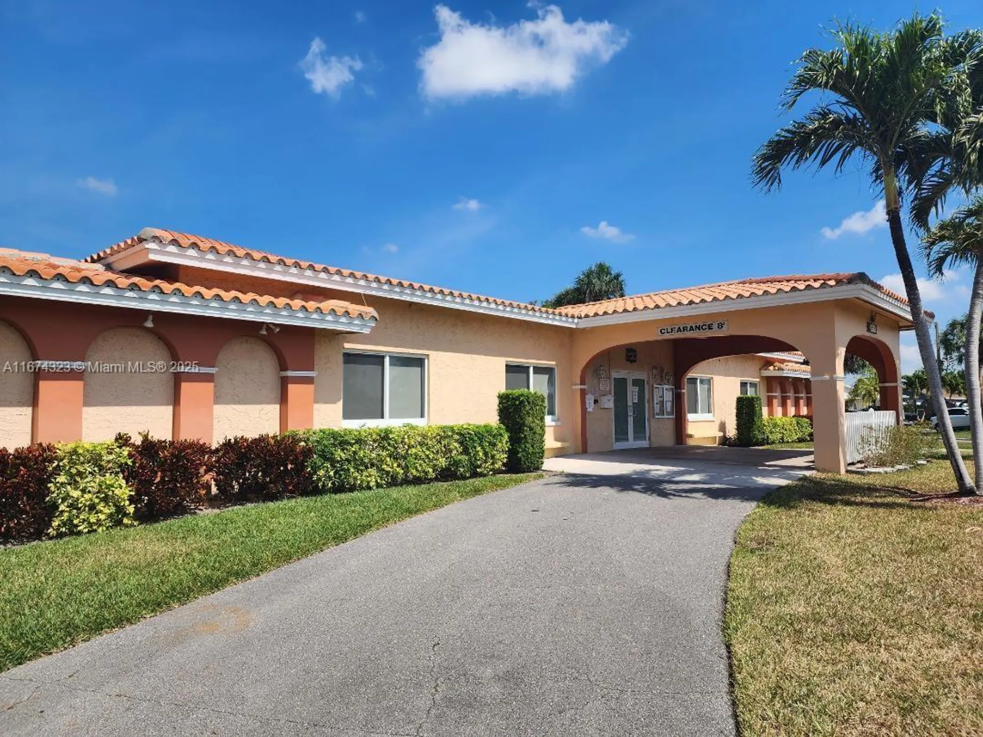 Property Slideshow image 22 of 26 | 4200 nw 47th st, Tamarac, FL, 33319