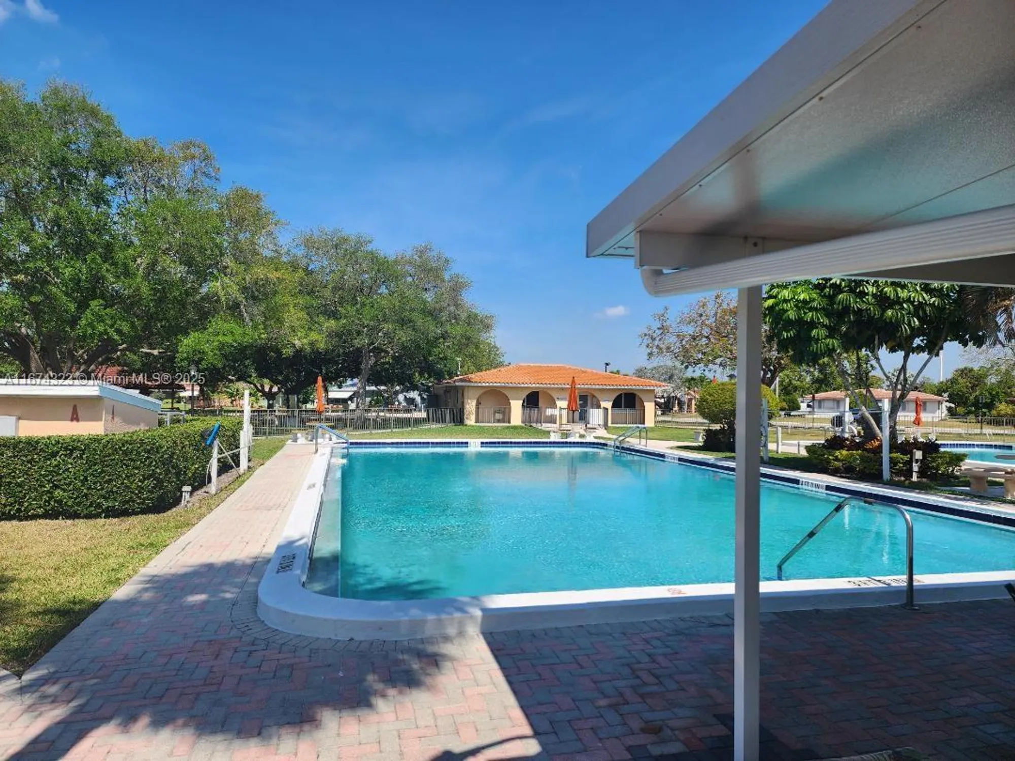 Property Slideshow image 23 of 26 | 4200 nw 47th st, Tamarac, FL, 33319