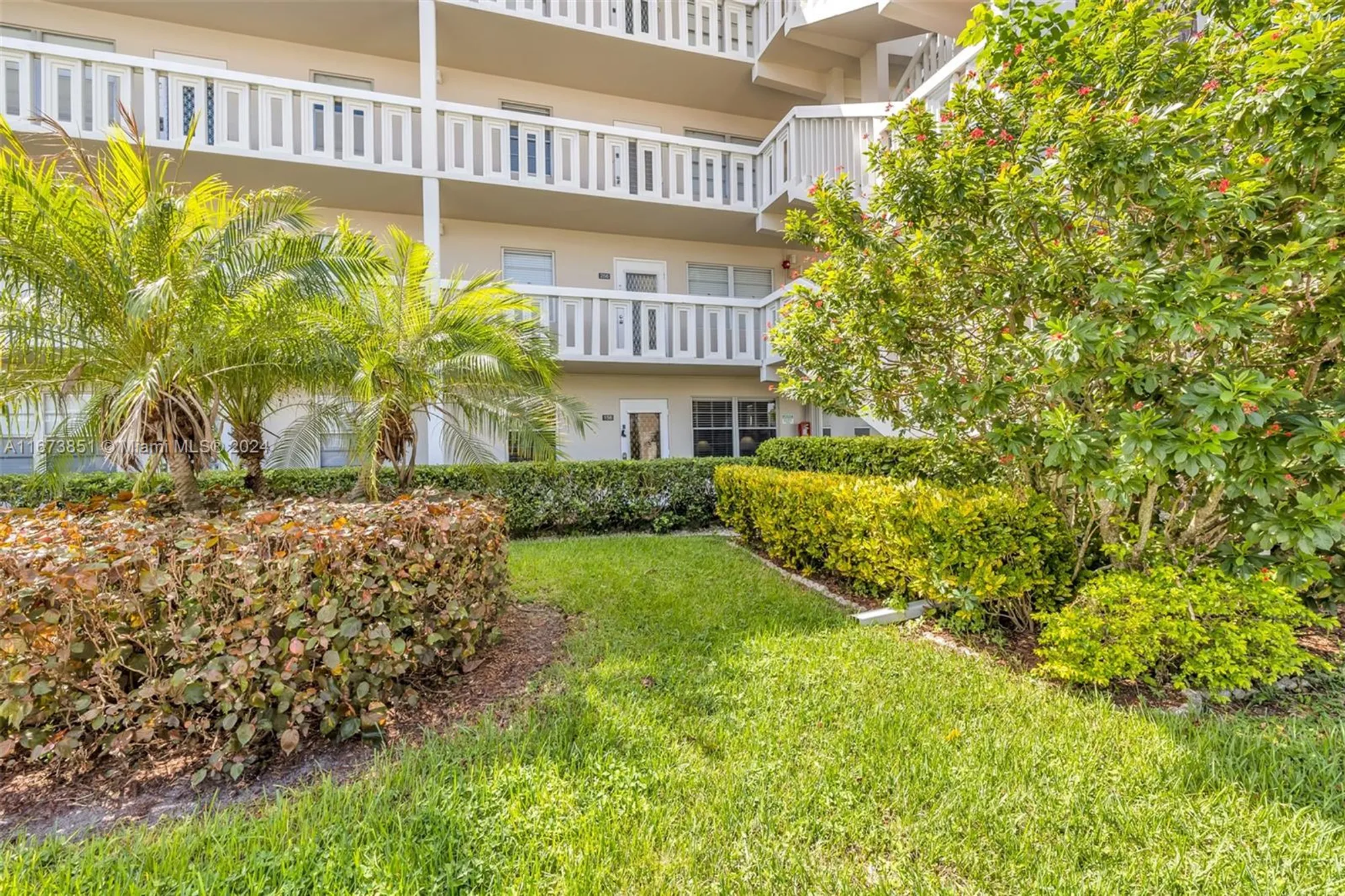 Property Slideshow image 10 of 39 | 156 grantham e unit e, Deerfield Beach, FL, 33442