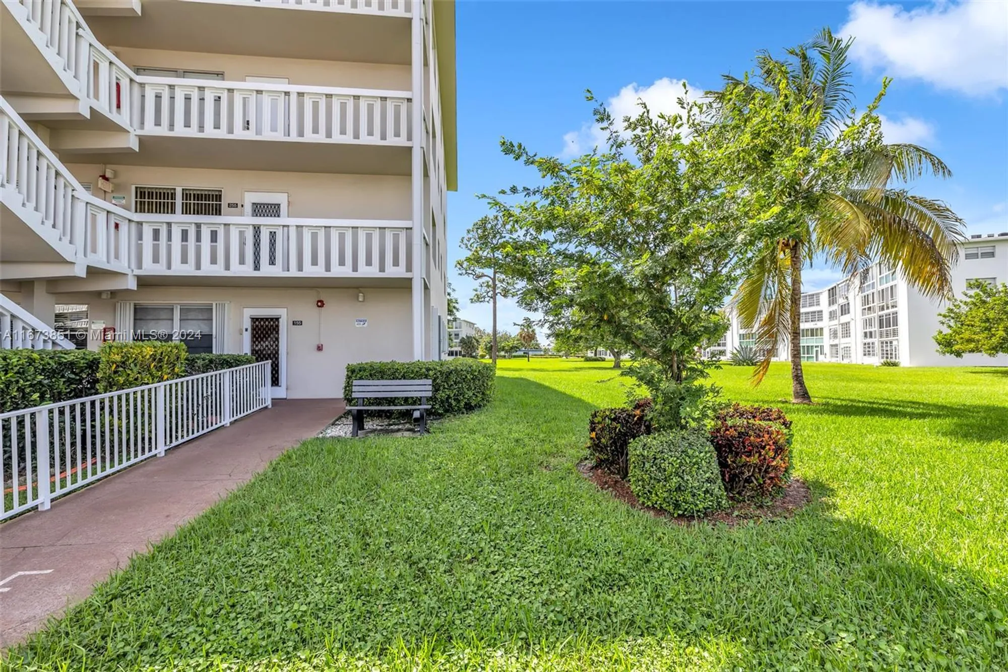 Property Slideshow image 9 of 39 | 156 grantham e unit e, Deerfield Beach, FL, 33442