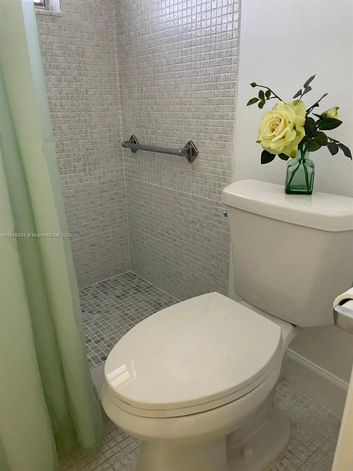 Property Slideshow image 13 of 17 | 6700 royal palm blvd 103d, Margate, FL, 33063