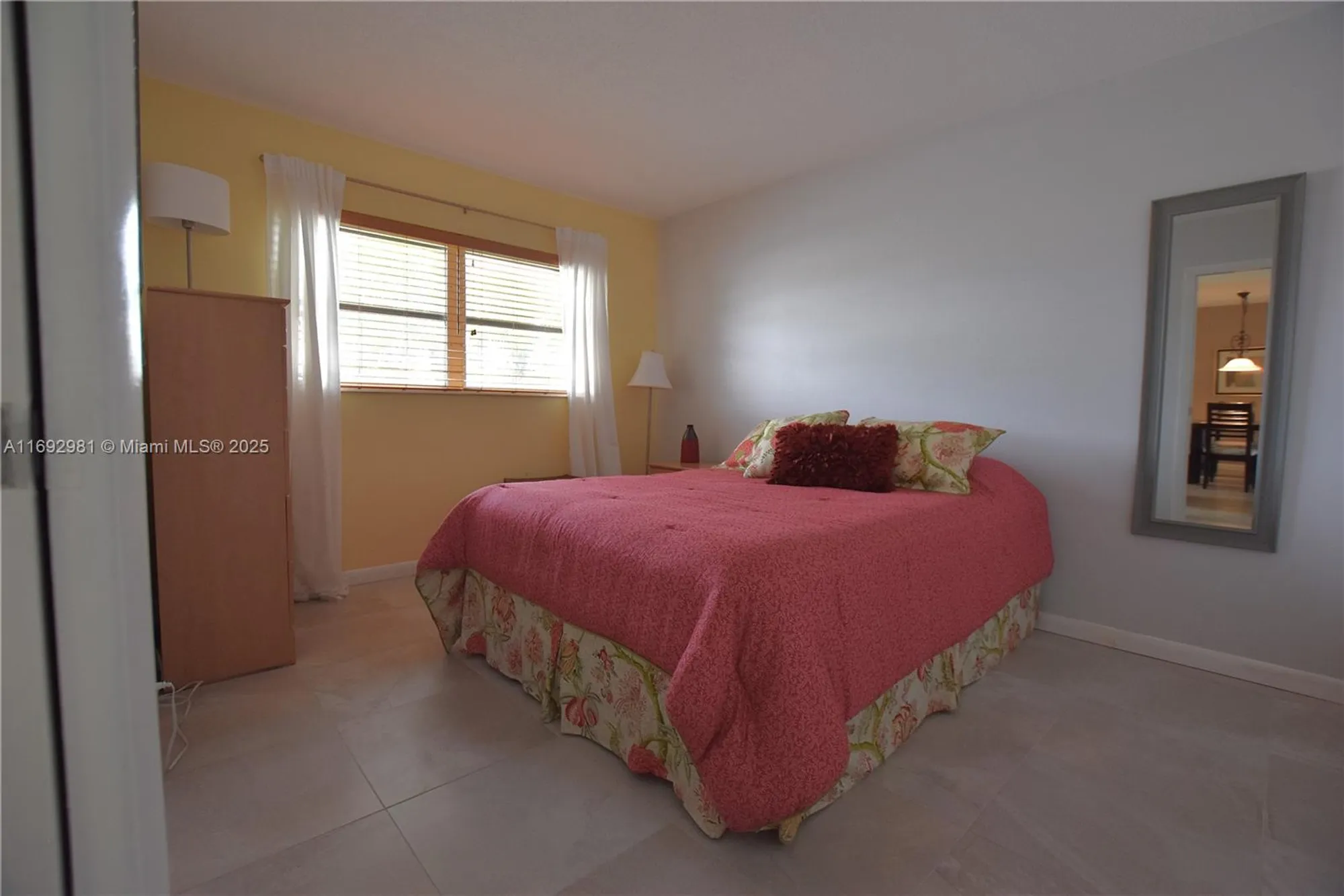 Property Slideshow image 18 of 32 | 2688 dudley dr h, West Palm Beach, FL, 33415