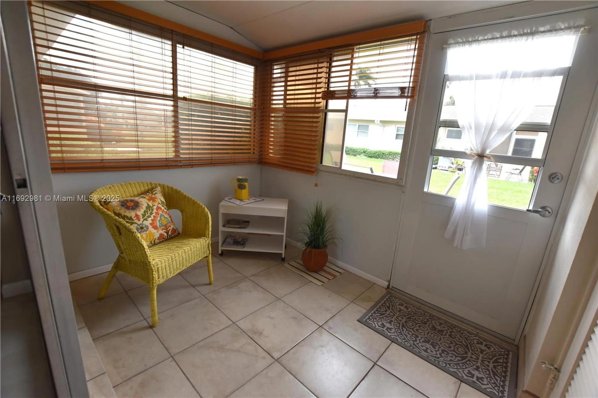 Property Slideshow image 19 of 32 | 2688 dudley dr h, West Palm Beach, FL, 33415