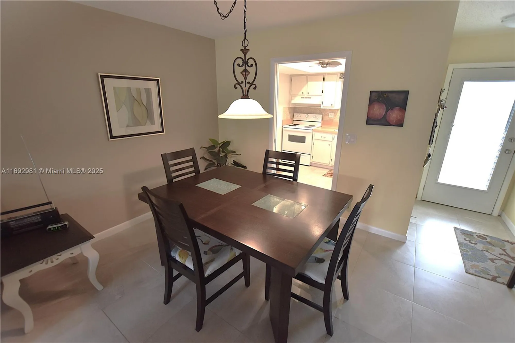 Property Slideshow image 21 of 32 | 2688 dudley dr h, West Palm Beach, FL, 33415