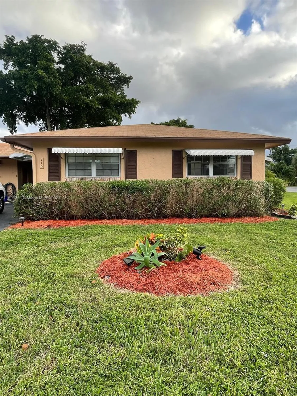 Property Slideshow image 1 of 9 | 718 whippoorwill ln, Delray Beach, FL, 33445