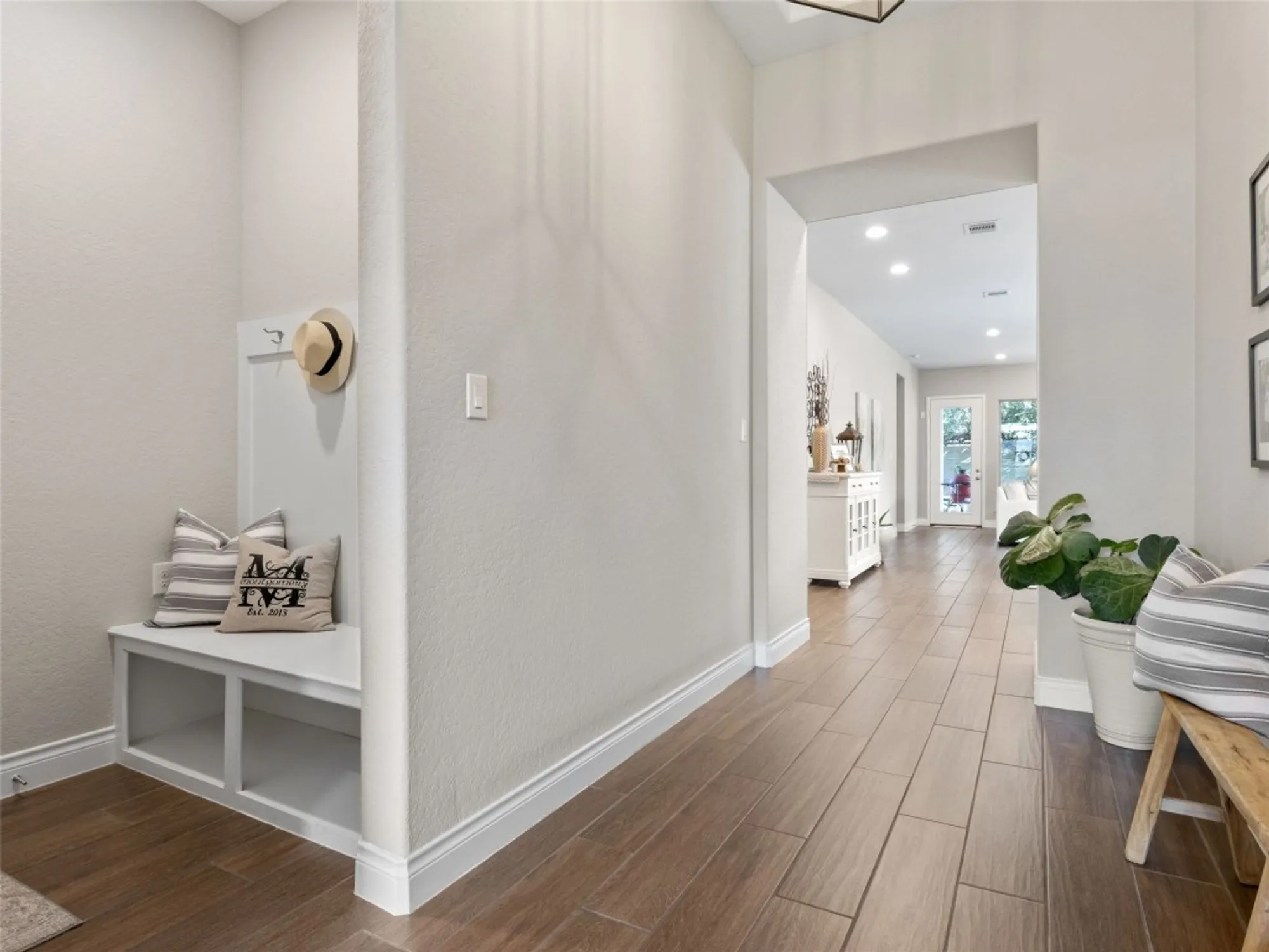 Property Slideshow image 7 of 40 | 514 orchard way, New Braunfels, TX, 78132