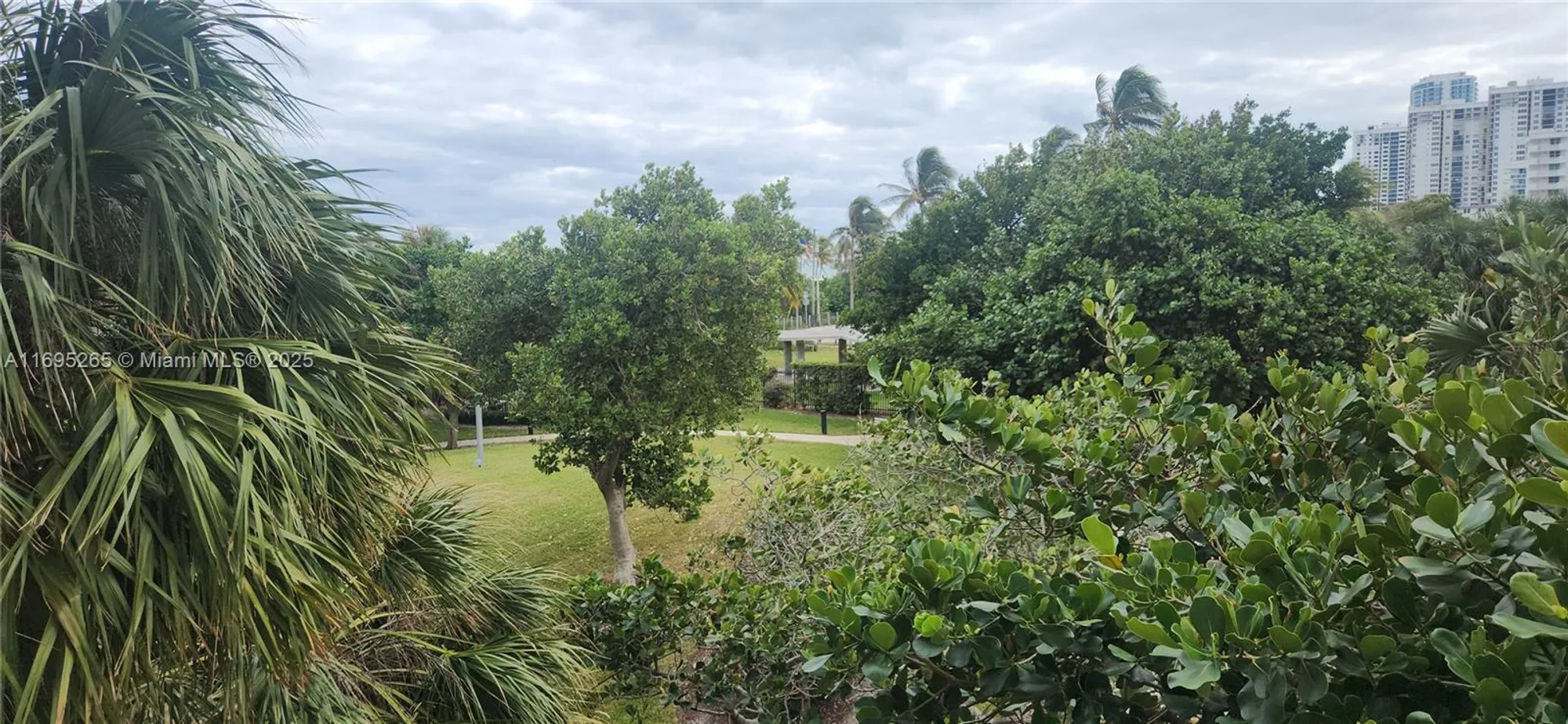 Property Slideshow image 2 of 100 | 1201 s ocean dr 304s, Hollywood, FL, 33019