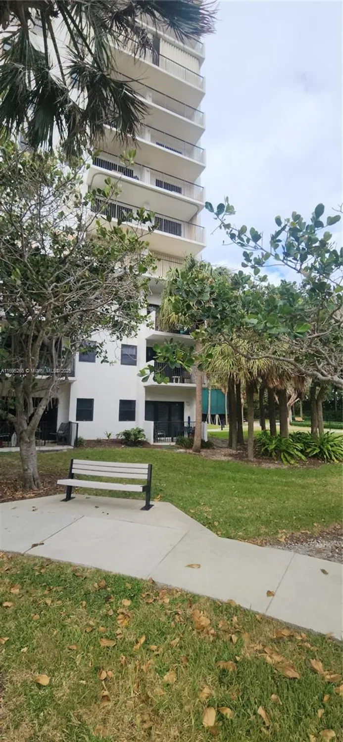 Property Slideshow image 45 of 100 | 1201 s ocean dr 304s, Hollywood, FL, 33019