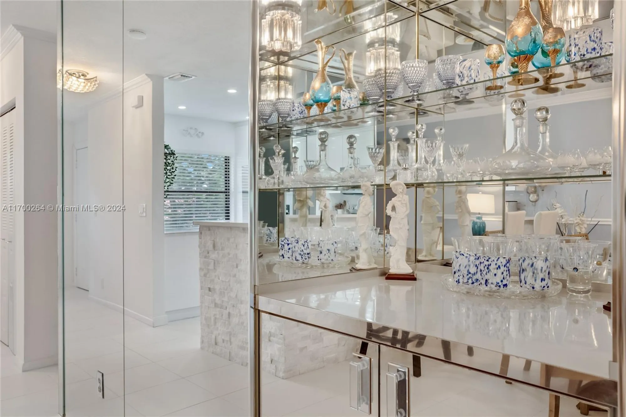 Property Slideshow image 7 of 15 | 21364 cypress hammock dr 1h, Boca Raton, FL, 33428