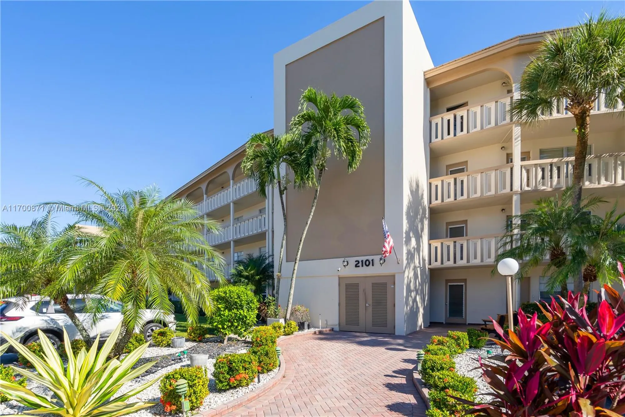 Property Slideshow image 33 of 36 | 2101 lucaya bnd k4, Coconut Creek, FL, 33066