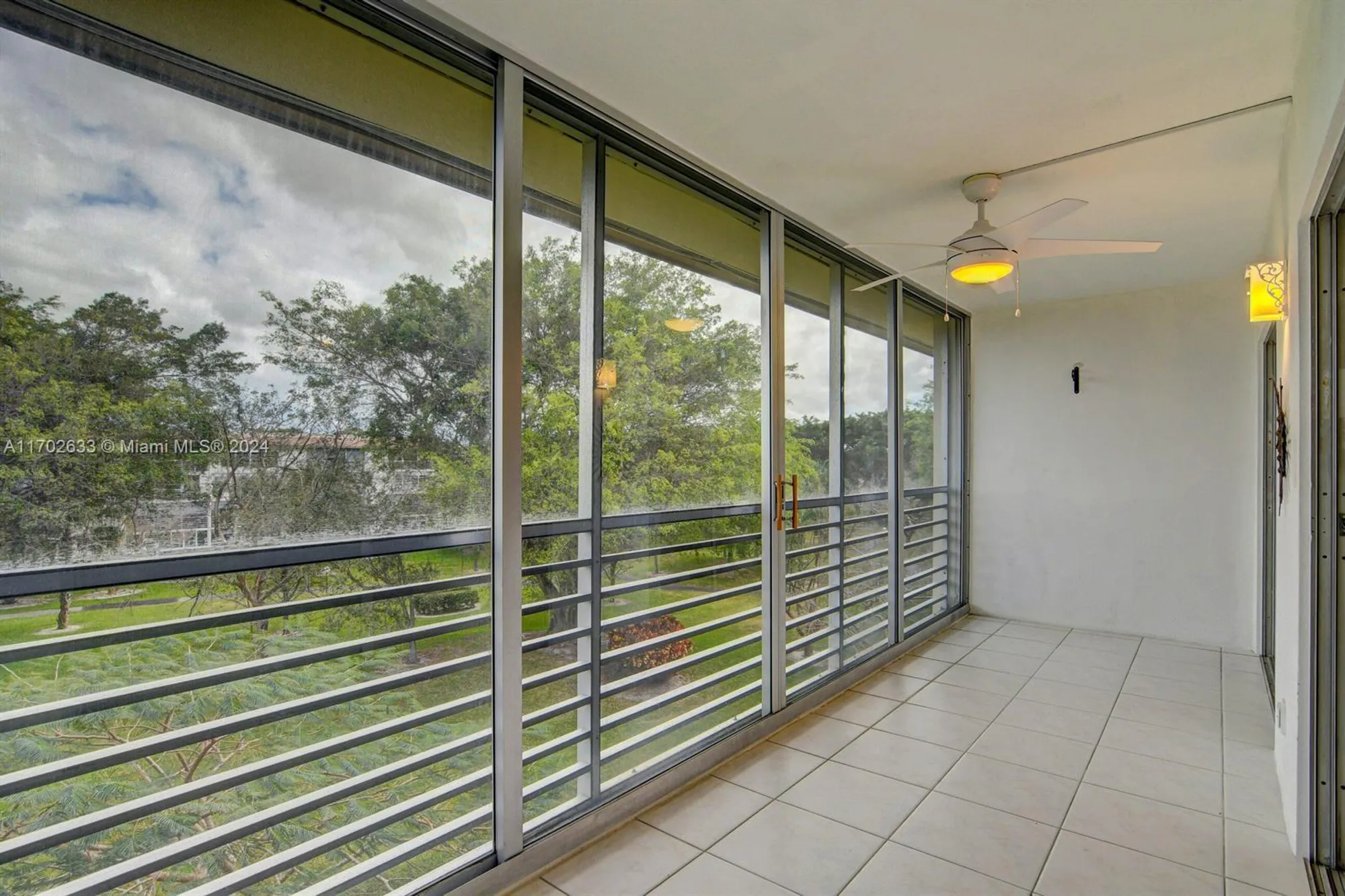 Property Slideshow image 14 of 15 | 2405 antigua cir l4, Coconut Creek, FL, 33066