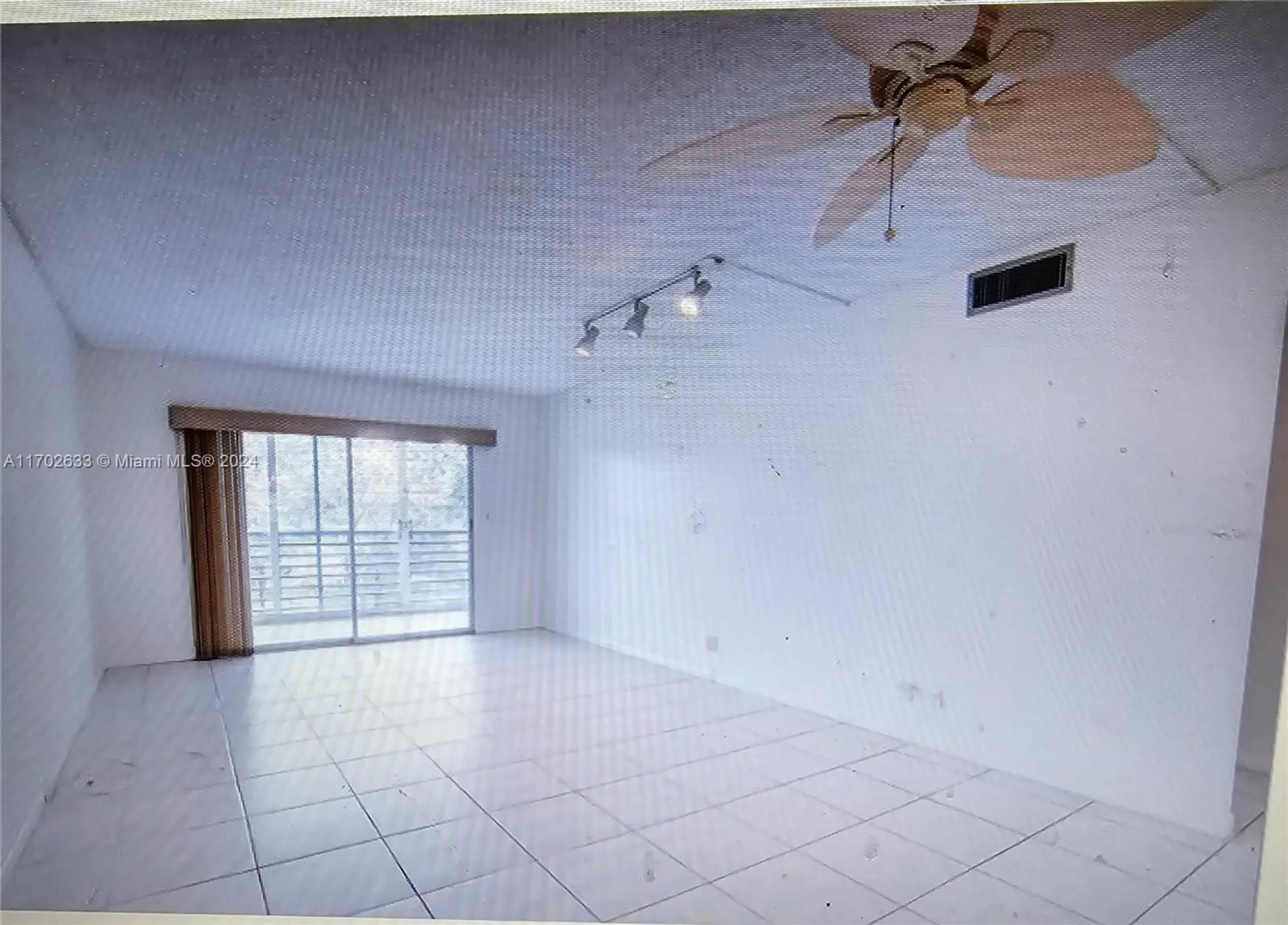 Property Slideshow image 1 of 15 | 2405 antigua cir l4, Coconut Creek, FL, 33066