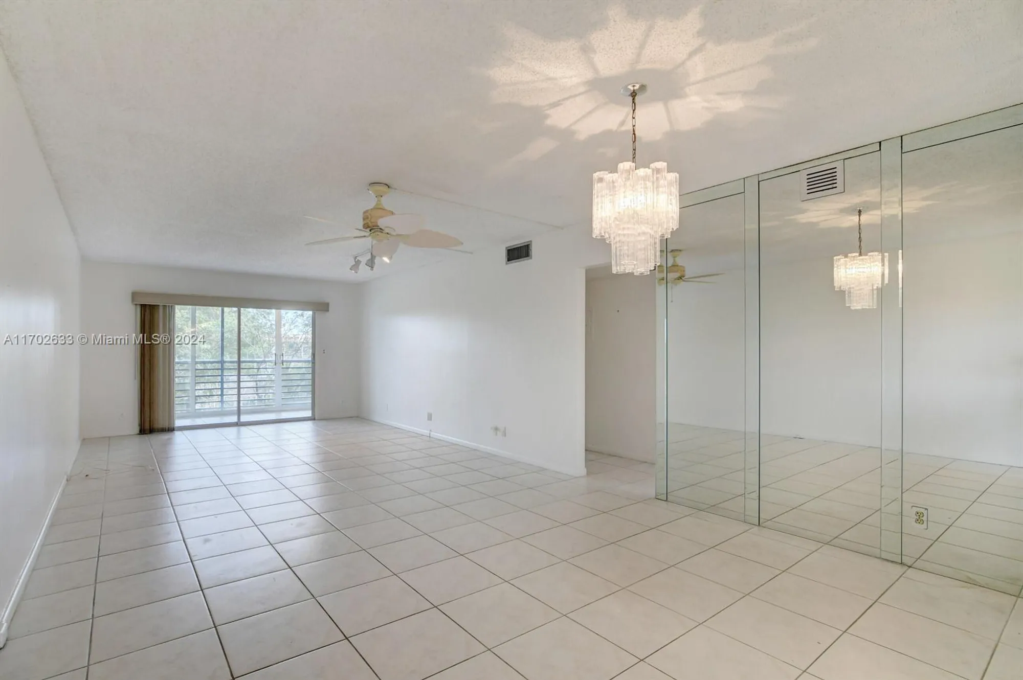 Property Slideshow image 3 of 15 | 2405 antigua cir l4, Coconut Creek, FL, 33066