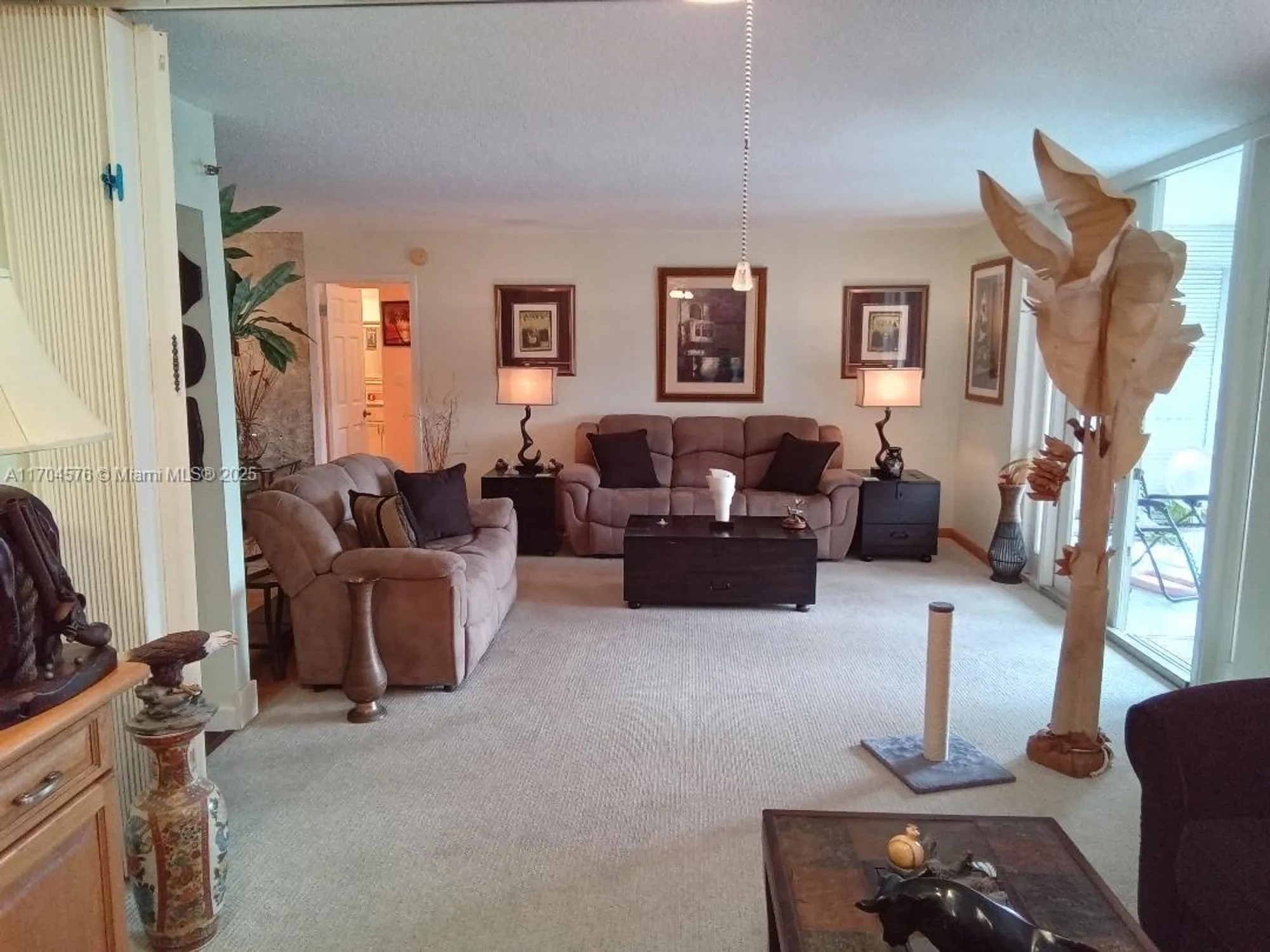 Property Slideshow image 15 of 34 | 1000 saint charles pl 615, Pembroke Pines, FL, 33026