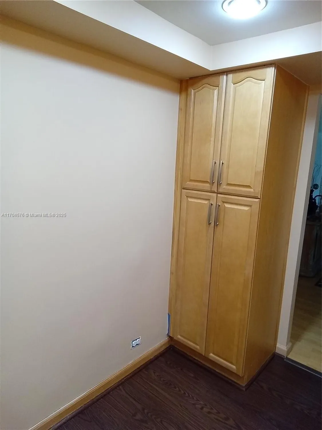 Property Slideshow image 12 of 34 | 1000 saint charles pl 615, Pembroke Pines, FL, 33026