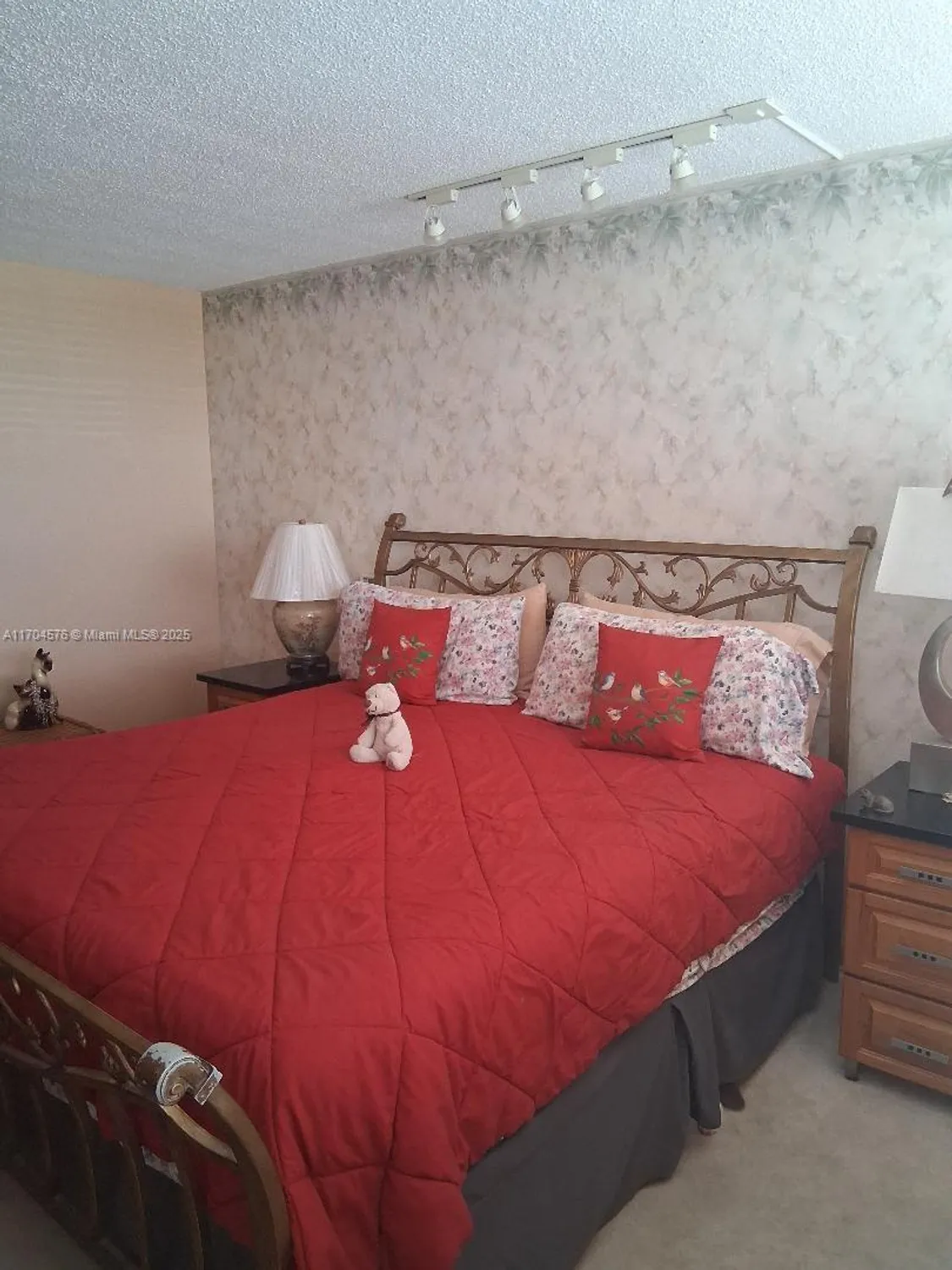 Property Slideshow image 25 of 34 | 1000 saint charles pl 615, Pembroke Pines, FL, 33026