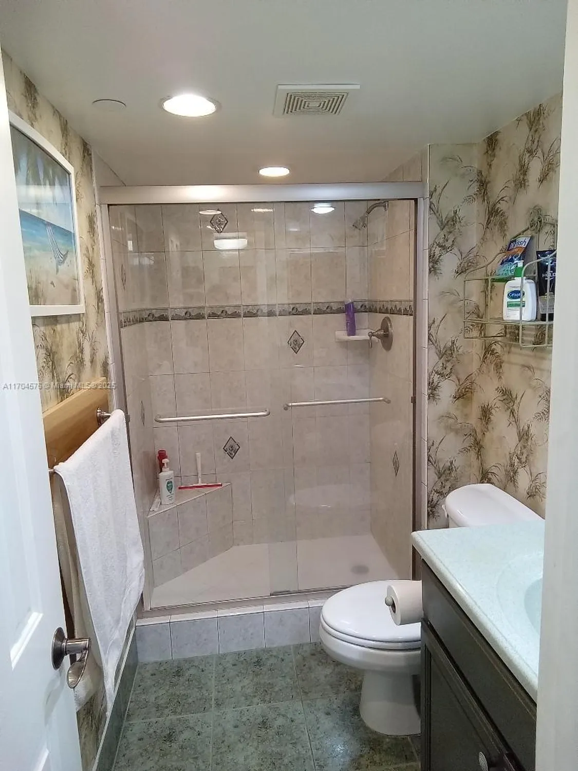 Property Slideshow image 20 of 34 | 1000 saint charles pl 615, Pembroke Pines, FL, 33026