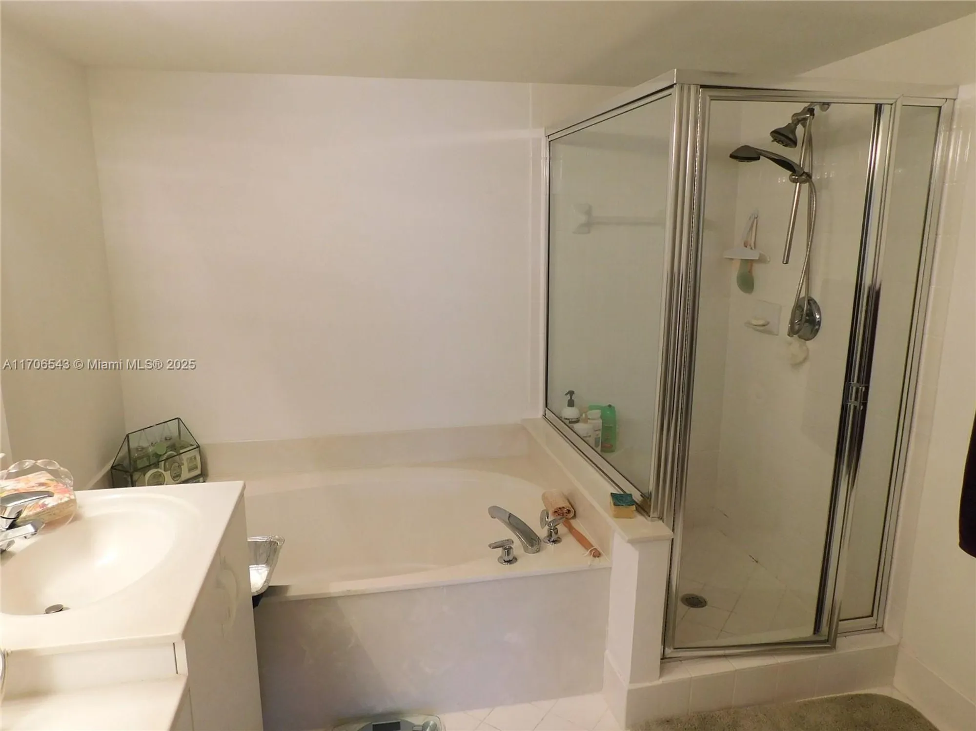 Property Slideshow image 12 of 30 | 5749 gemstone ct 307, Boynton Beach, FL, 33437