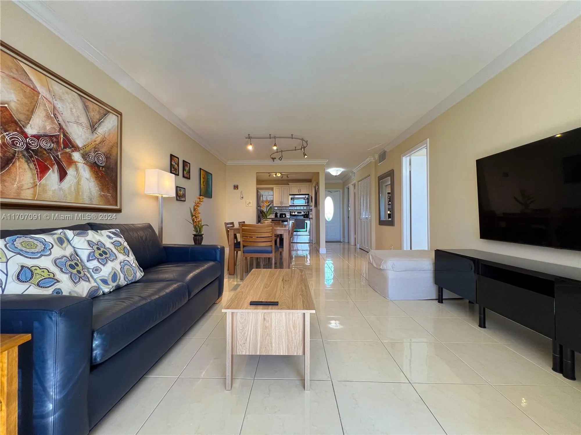 Property Slideshow image 6 of 10 | 8900 washington blvd apt 401a, Pembroke Pines, FL, 33025
