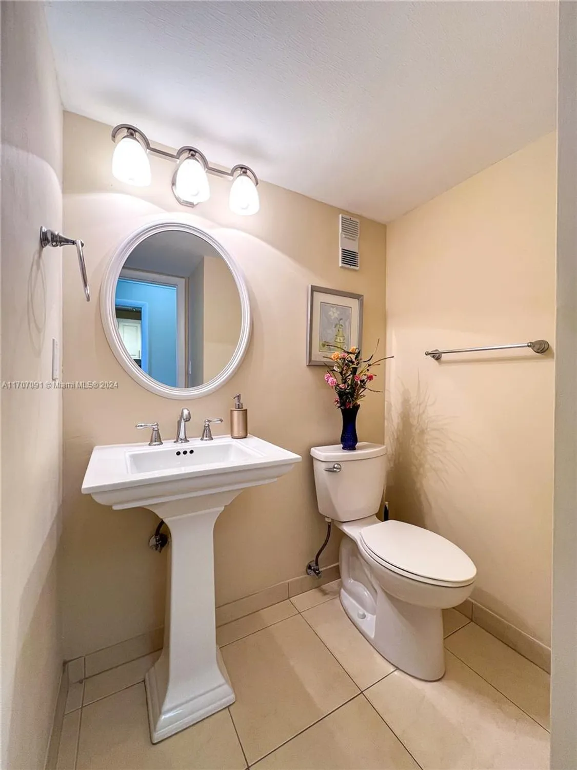 Property Slideshow image 9 of 10 | 8900 washington blvd apt 401a, Pembroke Pines, FL, 33025