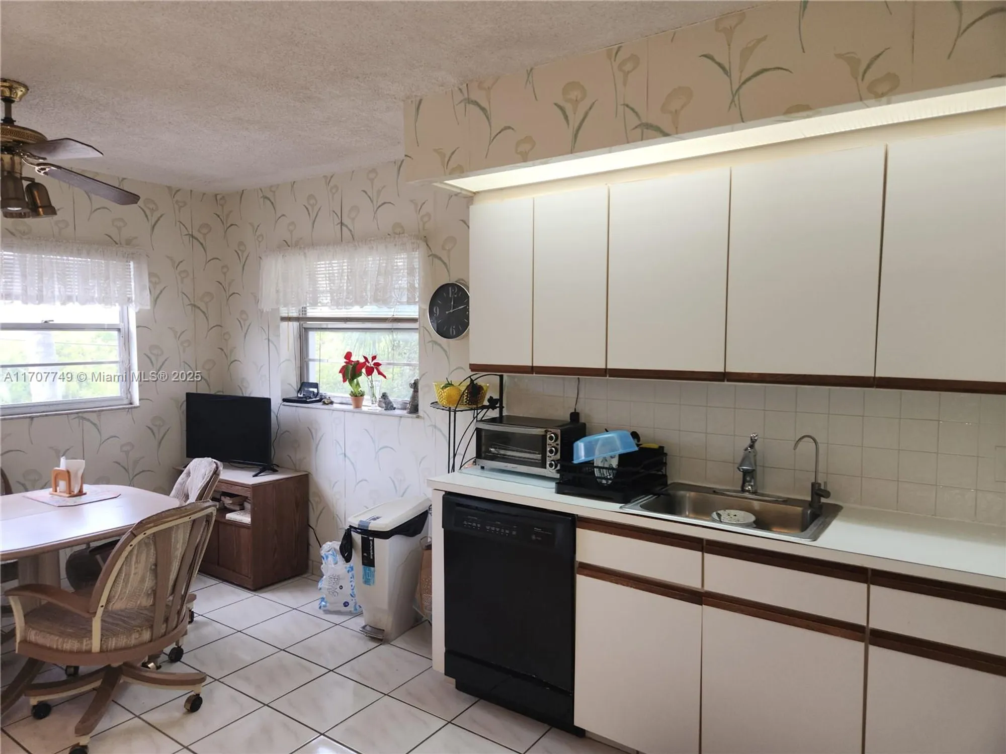 Property Slideshow image 6 of 16 | 12600 sw 5th ct 301l, Pembroke Pines, FL, 33027