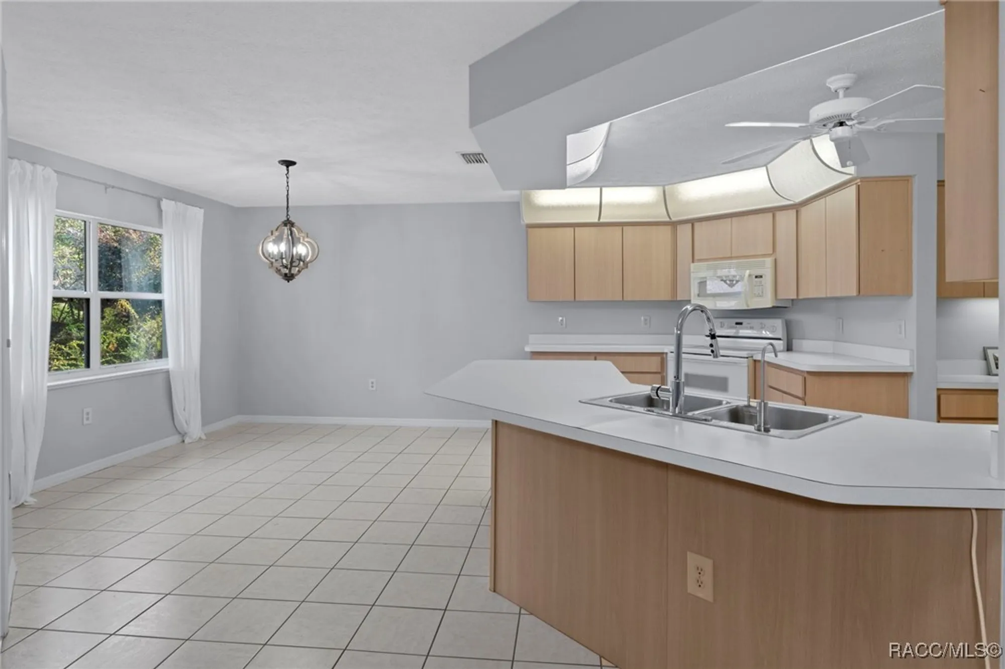 Property Slideshow image 8 of 50 | 716 balmoral ct, Inverness, FL, 34453