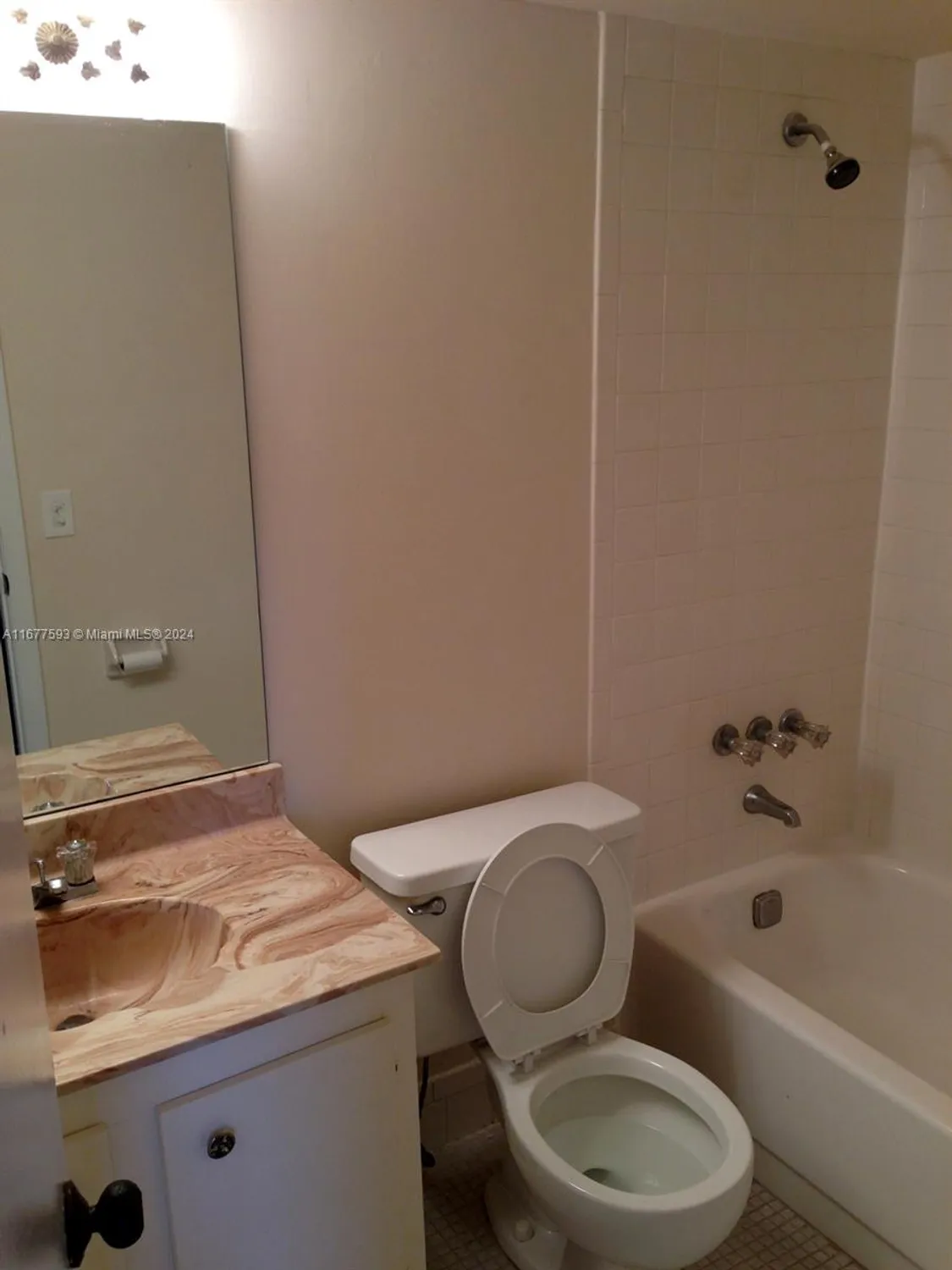 Property Slideshow image 7 of 10 | 5961 nw 61st ave 311, Tamarac, FL, 33319